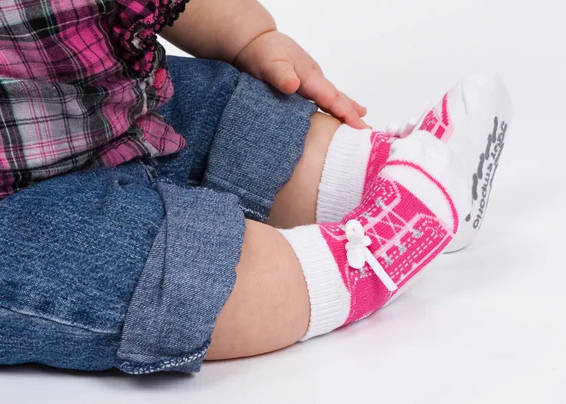 SNEAKER shoe-design socks. With faux shoelaces and anti-slip soles. 6 pairs. 0-12 months